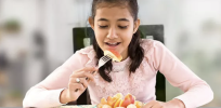 Eating a healthy diet delays puberty in teenage girls